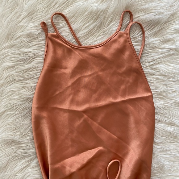 Nanushka Narita Belted Peach Apricot Satin Sleeveless High Neck Midi Dress - Picture 3 of 14